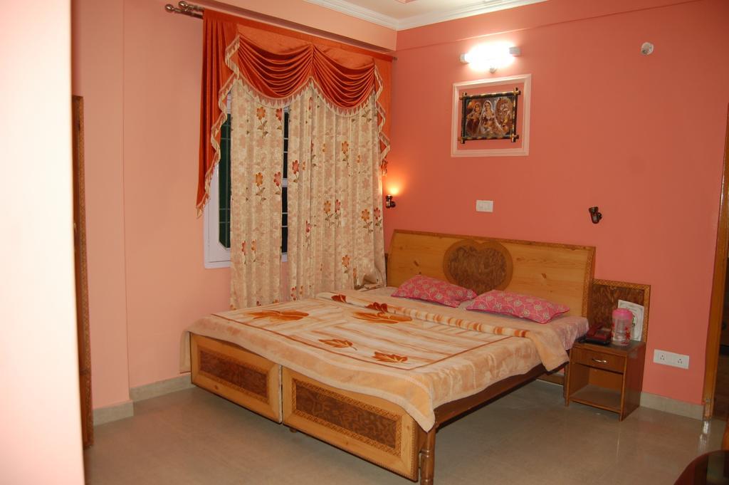 Hotel Ashish Inn Kandāghāt Rom bilde