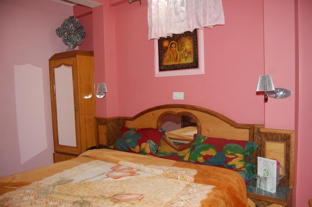 Hotel Ashish Inn Kandāghāt Rom bilde